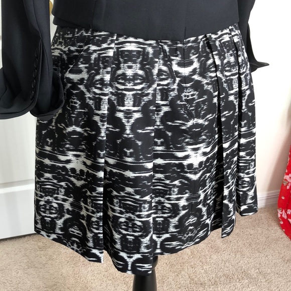 ❤️J.Crew Pleated Mini ❤️ - Picture 4 of 11